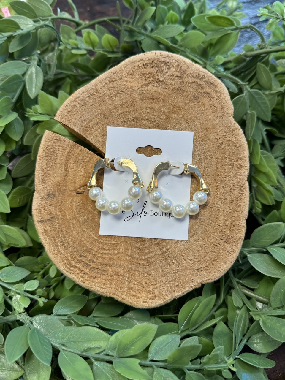 Kenzie Pearl and Gold Hoop-Earrings-Dallas Market-The Silo Boutique, Women's Fashion Boutique Located in Warren and Grand Forks North Dakota